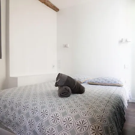 Parking Inclus Vieil 200m Climatise 4 Personnes Apartament *
